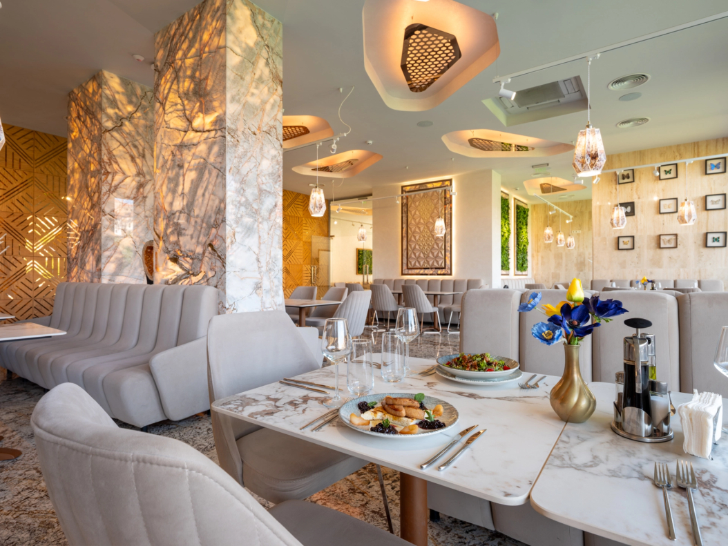 Ресторант Bella Vista Panoramic Lounge в Гранд Хотел Велико Търново