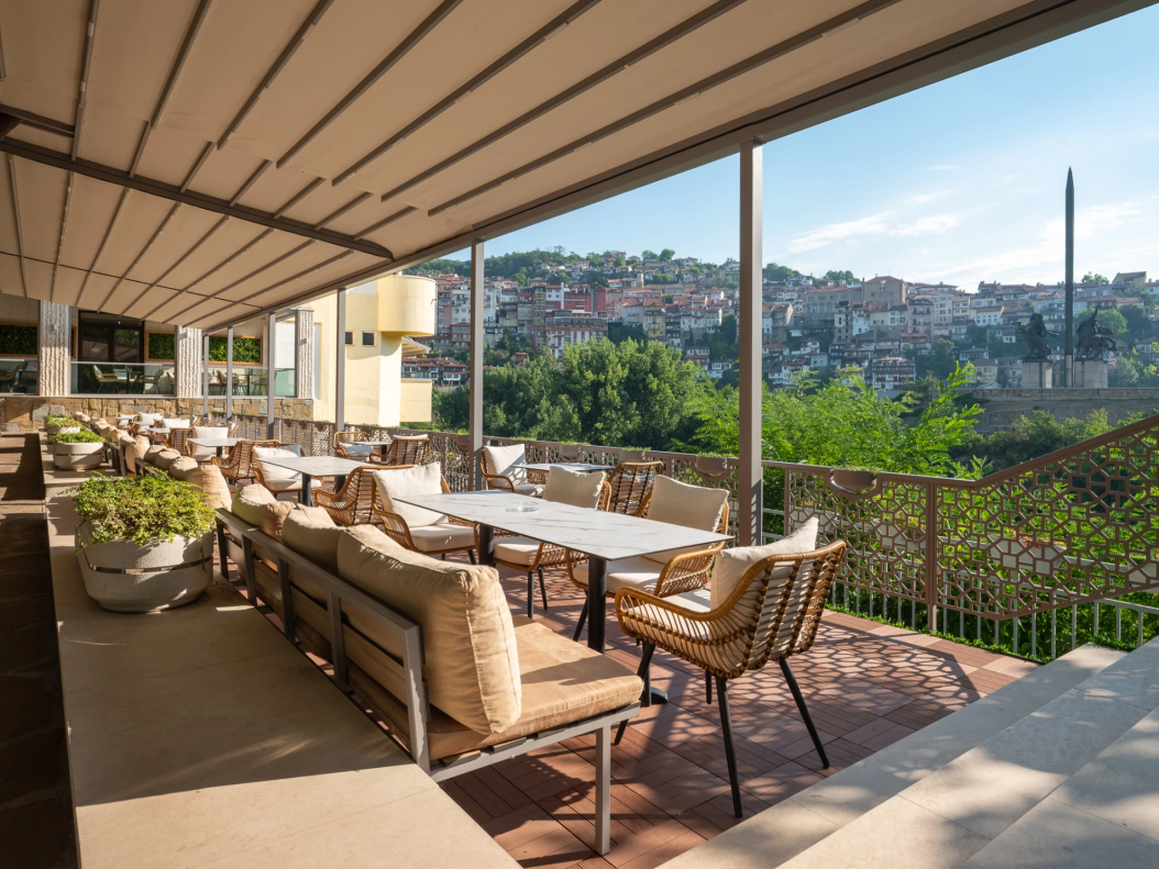 Ресторант Bella Vista Panoramic Lounge в Гранд Хотел Велико Търново